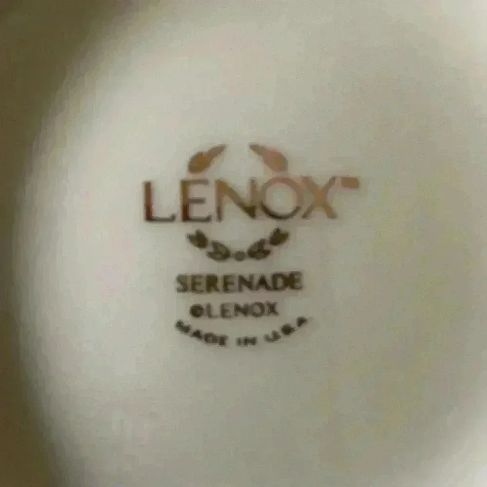 LENOX SERENADE GOLD TRIM BIRD AND FLOWER MOTIF VASE